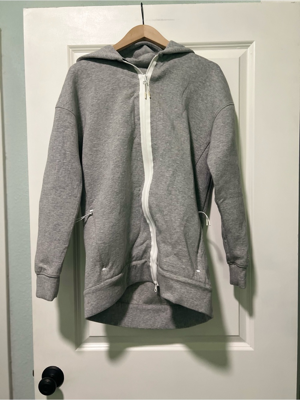 NWOT New Balance Women’s Gray Long Sleeve Full Zip Hoodie Size Medium